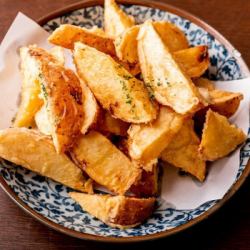 自家製ポテトフライ