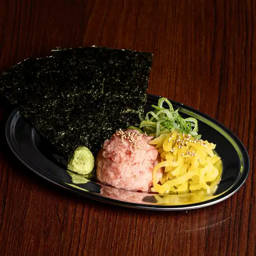 55.トロたくユッケ