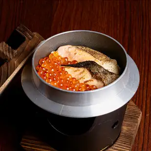 68.イクラとシャケの釜めし