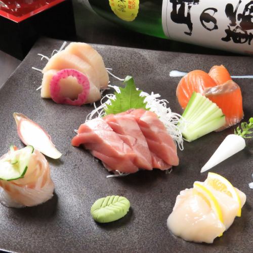 This is the first thing you should try when you visit! [Assorted 5 pieces of sashimi]