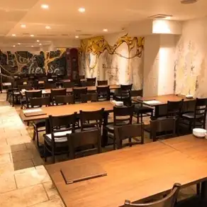 最大50名様まで可！新年会や、忘年会、送別会など、いろいろな状況で対応可能です。ぜひ一度お問い合わせください♪曜日によっては30名様～の半貸し切りも可能です！まずはお電話でお問い合わせください！！