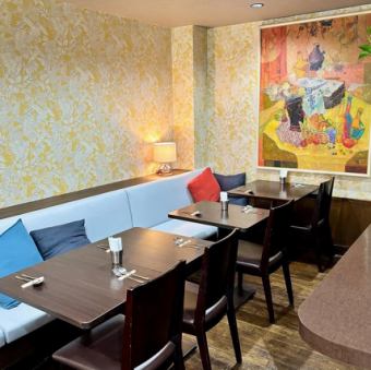 着席時 18人、立食時 28人