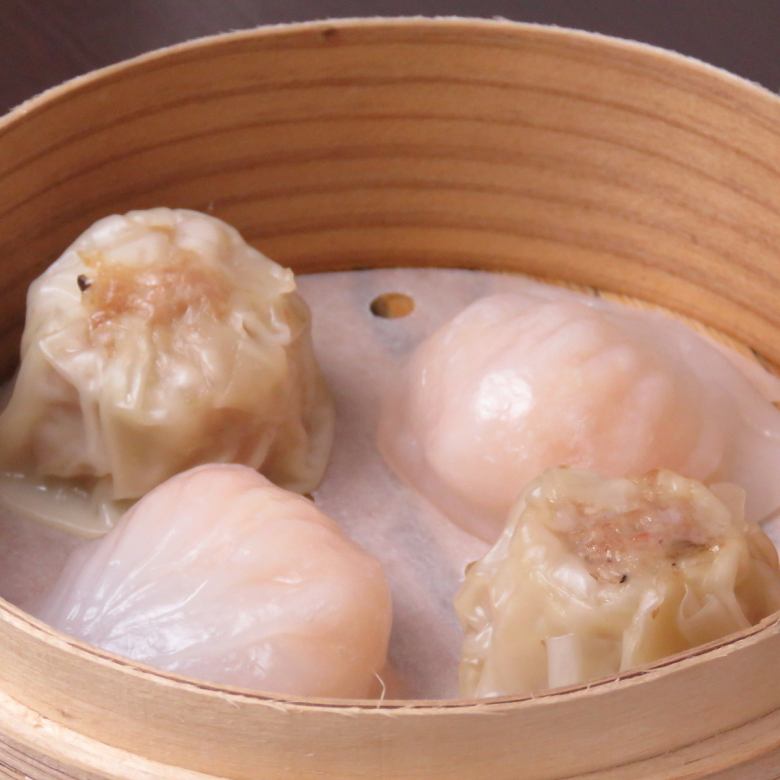 Shumai/steamed shrimp dumplings (1 each)