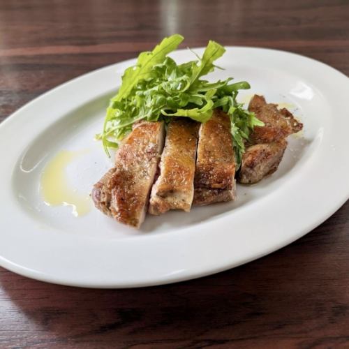 鶏もも肉のパリパリ焼き　ガーリック風味