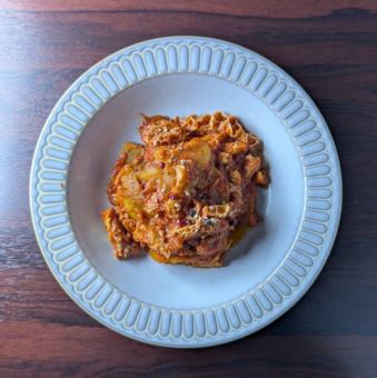 トリッパのピリ辛トマト煮込み
