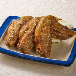 Deep-fried chicken wings