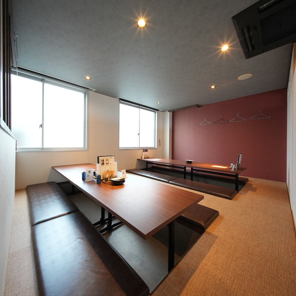 店内は落ち着いた雰囲気となっております。