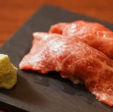 肉寿司(1貫)