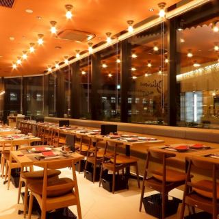 団体様40名様より貸切のご相談承ります！平日ランチタイムは30名様からご相談下さい！　※画像は系列店です。