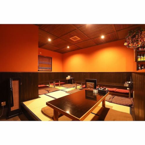 お一人様から大人数まで！広々お座敷と特等席カウンター