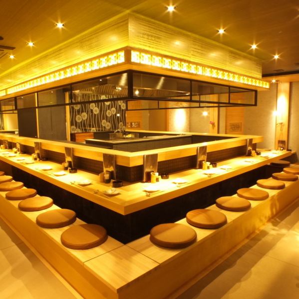 [Date / Entertainment / Hospitality] Although the restaurant is a yakitori restaurant, you can enjoy a relaxing meal and a variety of carefully selected wines in a calm atmosphere.The seats are digging and you can sit comfortably.