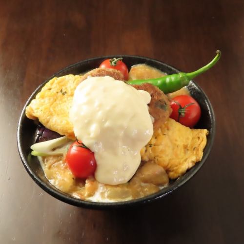 組み合わせは無限大！トッピング自由のカレーうどん♪