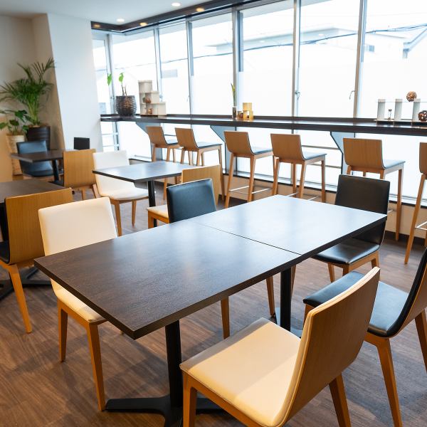In a Japanese modern and calm shop, there is a “bread banquet” that is different from other shops ◇ The floor is large, so you can freely arrange your seat when renting out ◎ Please enjoy according to the use scene.* Reservation required.Kyoto / Joyo / Lunch / Bread / Cafe / Dinner / Private / All-you-can-eat / Women's association / Large number / Appetizer / Cheese / Beef / All-you-can-drink / All-you-can-eat