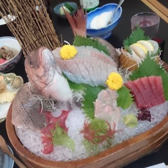 【3時間飲み放題付】会席【潮の香コース】　6780円　生き々とした鯛の活け造りが豪華！