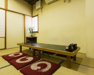 6名様までご利用できる個室。