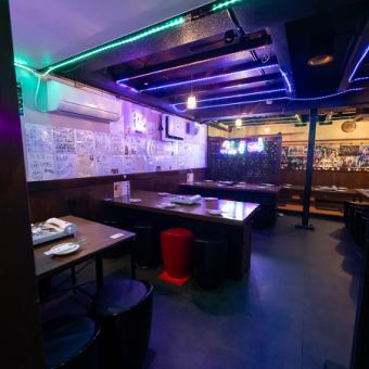 Please feel free to use this space for business meetings or drinking parties with friends.The spacious interior allows you to see everyone's faces, making it ideal for large banquets.The casual yet stylish and fashionable space is perfect for girls' nights, group dates, birthdays, anniversaries, and after-parties in Shin-Okubo.Great value all-you-can-drink courses available