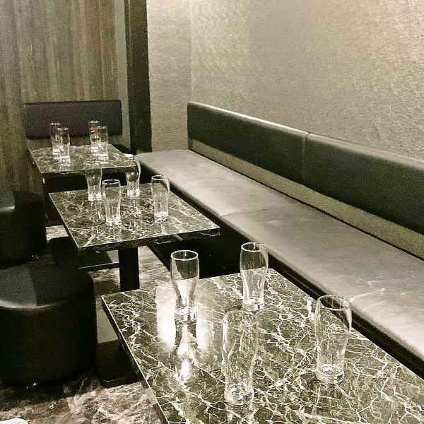 1杯550円～！チャージ料500円頂きます。3300円を超えると自動的に飲み放題になる安心システム♪≪貸切≫でのご利用は4名様～★　≪二次会≫≪合コン≫≪誕生日≫≪女子会≫など各種シーンで大人気♪　【流川】【誕生日】【女子会】【合コン】【サプライズ】【二次会】【貸切】【ダーツ】【カラオケ】【バー】【飲み放題】
