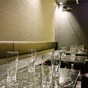 お食事やスナックなど持ち込み無料ですので、ご自由にご利用ください。出前なども可能な場合がございますので、お気軽にご相談下さい。　【流川】【誕生日】【女子会】【合コン】【サプライズ】【二次会】【貸切】【ダーツ】【カラオケ】【バー】【飲み放題】