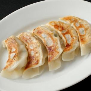 鍋販餃子 (手作り自家製ギョーザ ５ヶ)