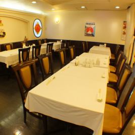 大型パーティー・ご宴会には店内貸切対応いたします。マイク・テレビモニター使用可。