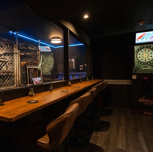 From 10pm, it transforms into a shooting and darts bar.