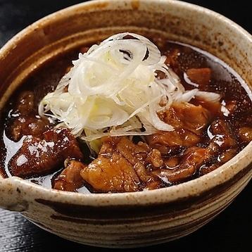 【当店看板メニュー◎】＜もつの赤だしどて煮込み＞