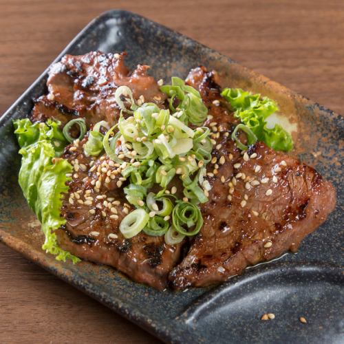 【本まぐろにも負けない人気!】鶴橋の精肉店から仕入れる新鮮な炙りレバー