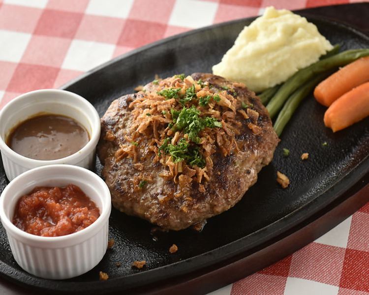 Our specially made hand-kneaded hamburg steak, which was introduced in a certain TV commercial, is very popular!