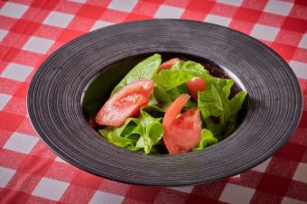 樱桃番茄芝麻菜沙拉