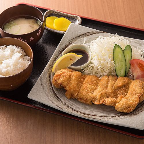 チキンカツ定食