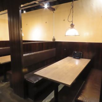 6名様用のテーブル席です