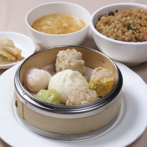 熟練技で作り上げる手作りの点心