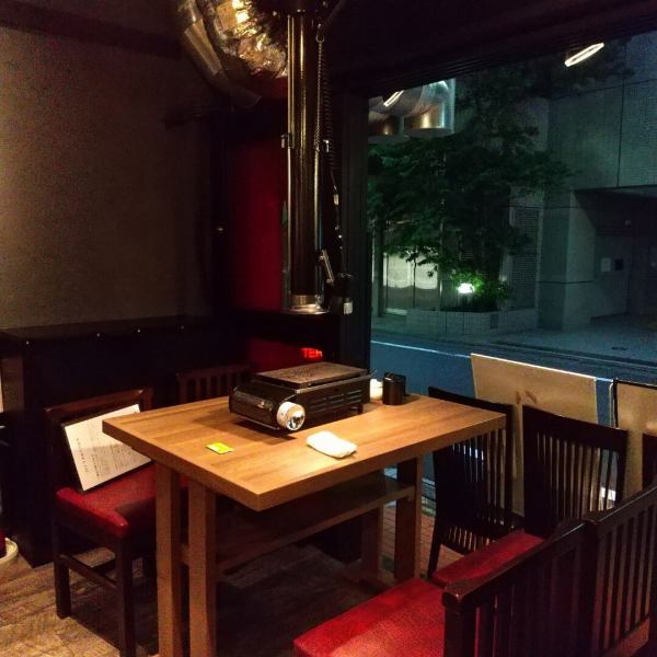 昼とは違った夜の29テラス！スタイリッシュな空間でおいしいお肉と楽しいひと時をお過ごしください