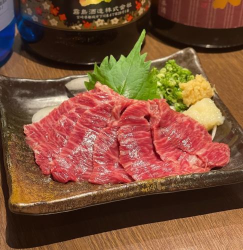 [Emphasis on freshness] horsemeat sashimi