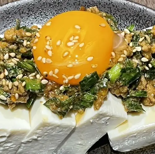 定番冷やっこ/肉そぼろのニラダレ冷奴