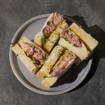 大葉香るアテ鯖サンド