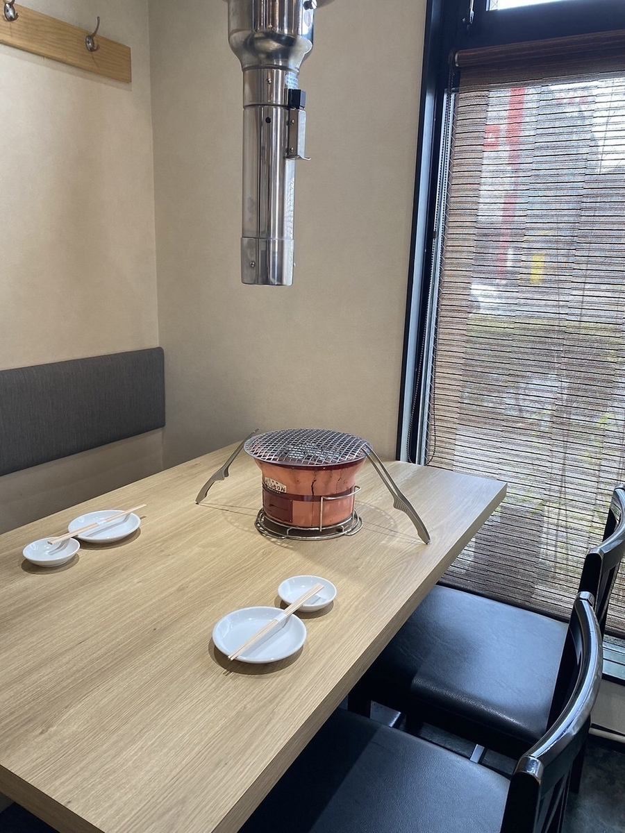 友人とのお食事や恋人とのデート等におすすめの贅沢な空間です◎