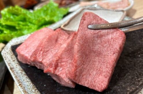 タン、ハラミ、ホルモン好きの集まる、手切り仕込みで最高鮮度の和牛が食べれる焼肉店