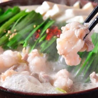 3 hours of all-you-can-drink included (Choose your hotpot) Hakata beef motsunabe or mountain hotpot, domestic beef steak, and other 9 dishes, 6,000 yen → 5,000 yen