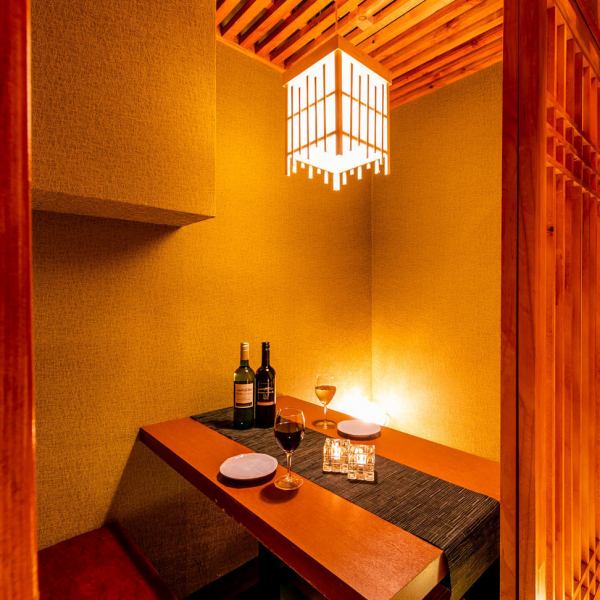 The completely private room space that can be used by 2 people is a private space illuminated by the warmth of wood and gentle lights unique to a Banya-style private room.It has a calm atmosphere that you can use regardless of the scene such as dating and entertainment in Shimbashi.Customers who come to the store on special occasions such as birthdays and anniversaries will receive a free dessert plate as a surprise privilege.