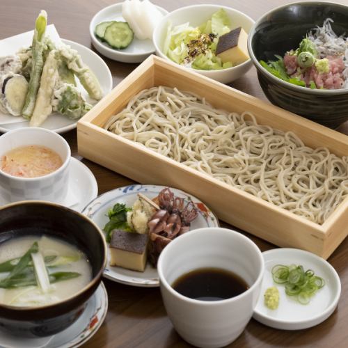 [Handmade every morning] Enjoy our proud handmade fresh soba noodles!