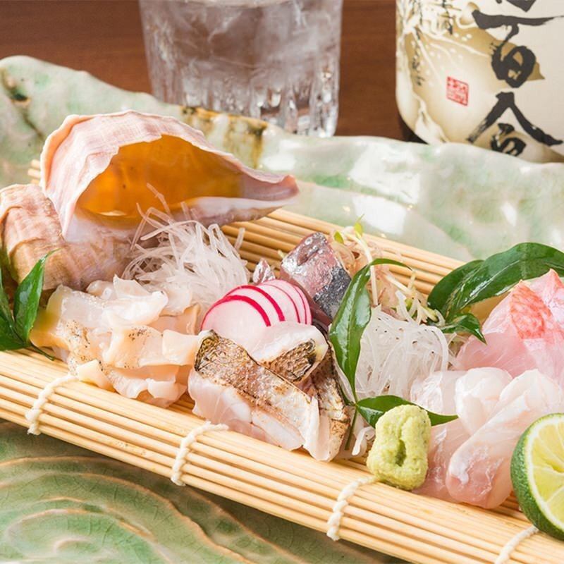 Enjoy the luxurious sashimi of fresh sashimi landed in Sagami Bay.