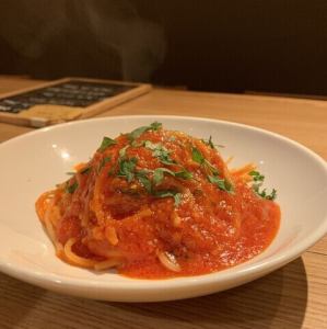 スパゲティ　ピリ辛トマトソース