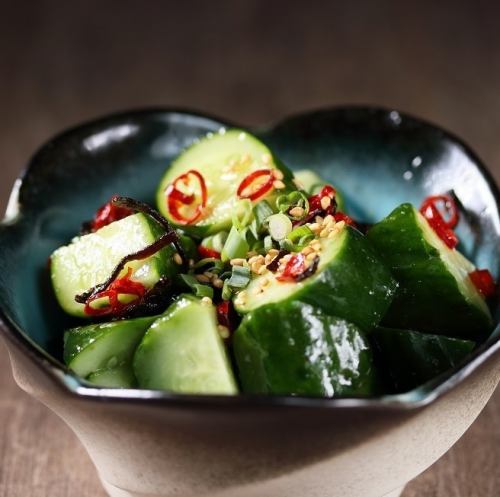 Spicy cucumber tataki