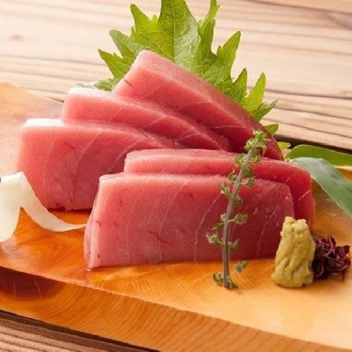 Raw tuna sashimi