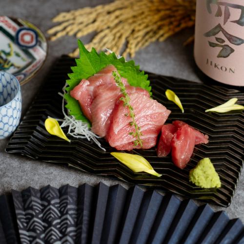 「濃厚な旨味、とろける贅沢。鮪のお刺身」