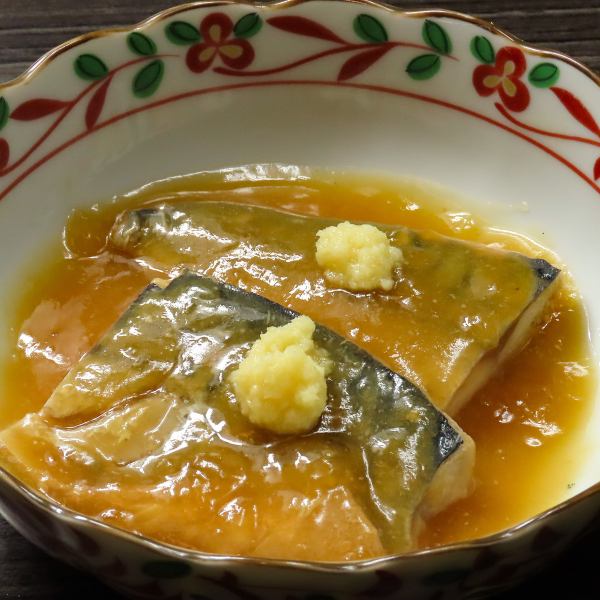 A dish of plump mackerel stewed in miso that goes well with sake [Mackerel stew]