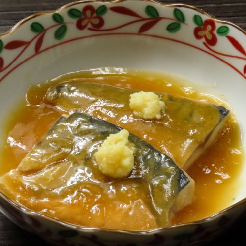 A dish of plump mackerel stewed in miso that goes well with sake [Mackerel stew]