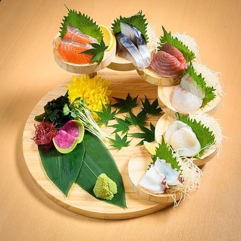 Luxurious staircase sashimi assortment of 6 types