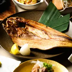 大真ホッケの開き おろし添え